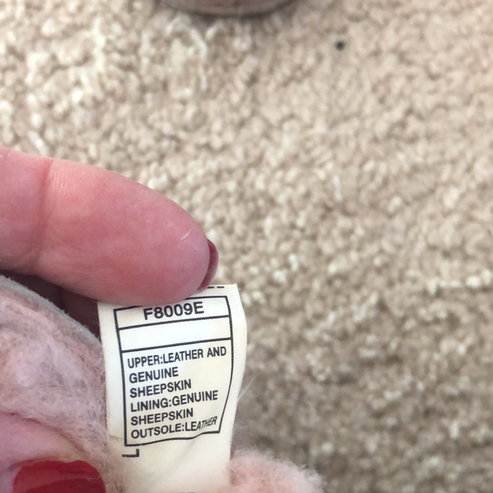 Pink Uggs size small - Picture 6 of 7